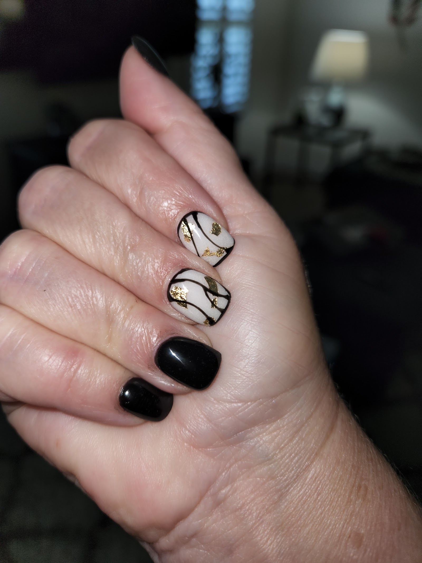 Distinctive Nails nail photo 1